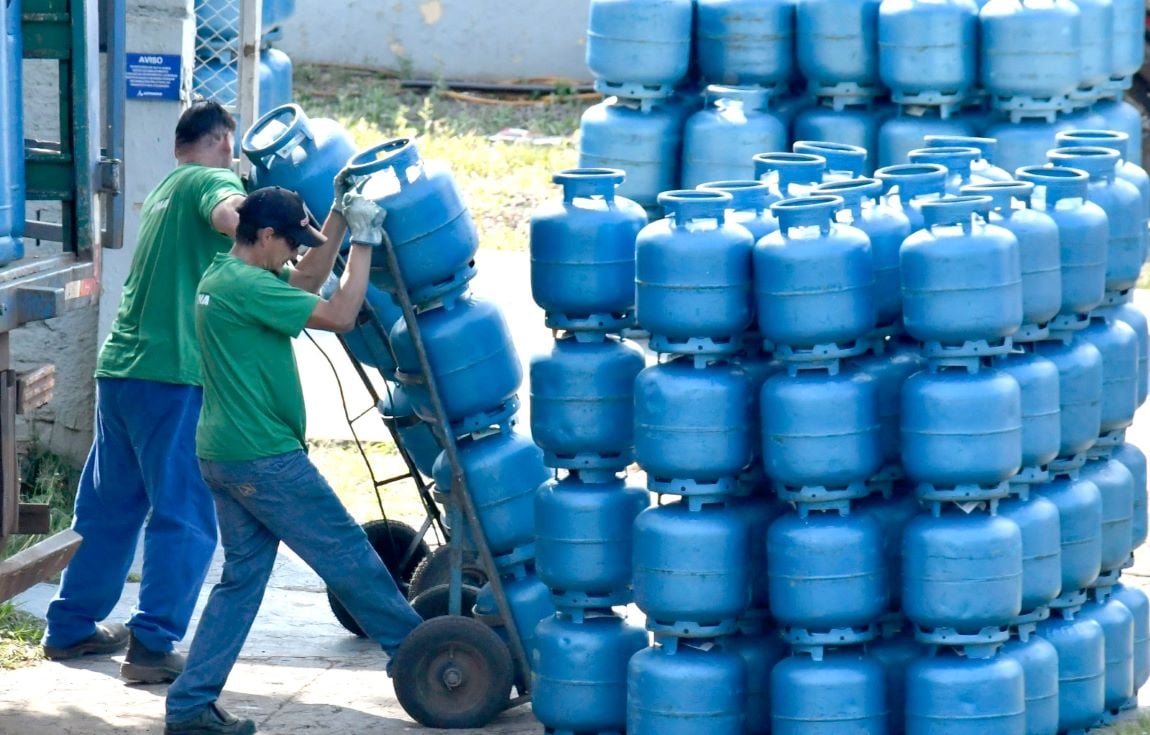 A diferença entre o menor e o maior preço do gás de cozinha, para entrega em domicílio, é de 11,1%, e para retirada no local é de 8%. (Foto: Divulgação/Assecom) A diferença entre o menor e o maior preço do gás de cozinha, para entrega em domicílio, é de 11,1%, e para retirada no local é de 8%. (Foto: Divulgação/Assecom)