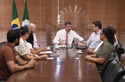 Reunião entre o governador Eduardo Riedel e a direção da Fetems definiu a convocação imediata de 28 professores aprovados em concurso público - Foto: Divulgação/Governo de MS