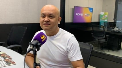 Sanger Santos, no estúdio da rádio Massa Campo Grande (Foto: Fernando de Carvalho/ Massa CG)