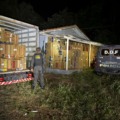 Carga milionária estava em uma casa e em um caminhão-baú com placas falsas - Foto: Divulgação/DOF