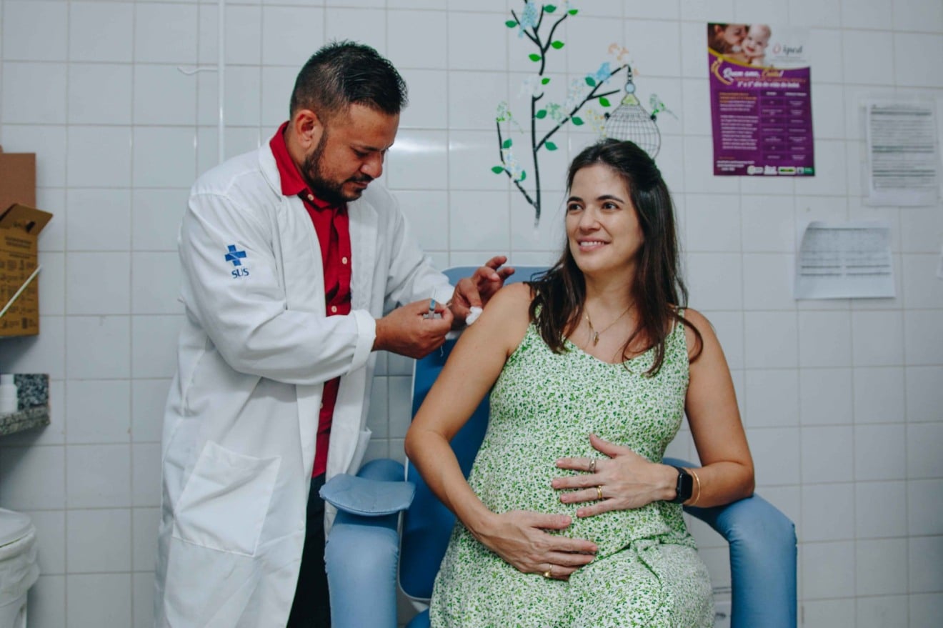 Ação busca ampliar o acesso à vacina que protege bebês contra o vírus sincicial respiratório - Foto: Divulgação/Prefeitura de CG Ação busca ampliar o acesso à vacina que protege bebês contra o vírus sincicial respiratório - Foto: Divulgação/Prefeitura de CG