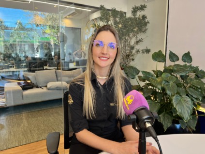 Proprietária da Max Cred Dourados fala sobre planejamento financeiro e investimentos / Foto: Raissa Vitória/Massa FM Dourados