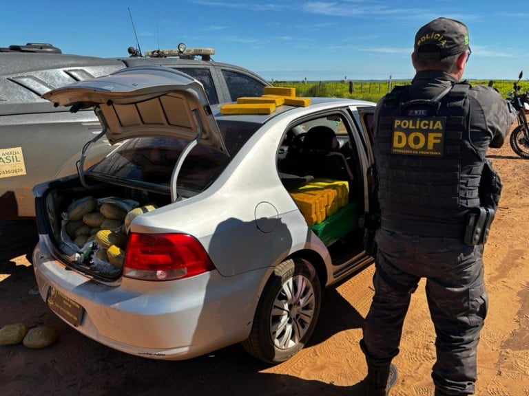 Veículo foi abandonado após tentativa de fuga em Coronel Sapucaia - Foto: Divulgação/DOF