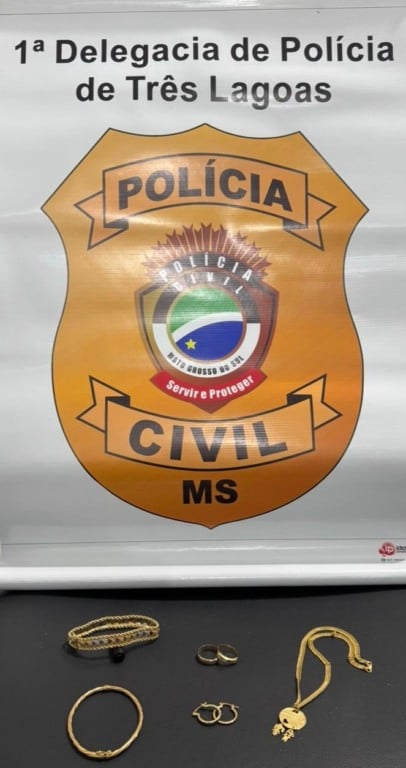 Prestadora de serviços é presa após furto de joias em residência no bairro Interlagos