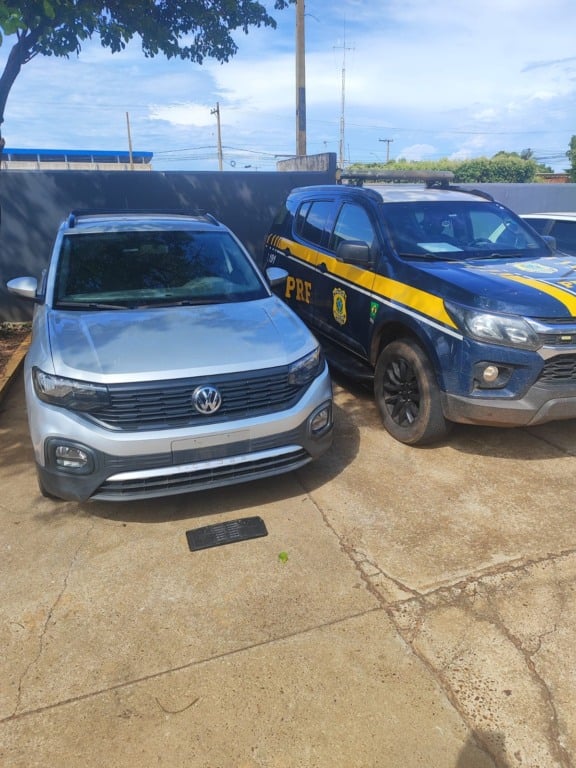 PRF de Três Lagoas recupera veículo furtado com placas falsas na BR-262