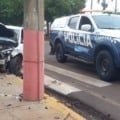 Acidente entre carro e caminhonete causa danos materiais no bairro Interlagos