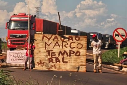 Bloqueio foi retomando na manhã desta sexta-feira (12) / Foto: Polícia Rodoviária Federal/ Divulgação