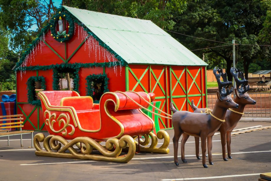 Antes de ocupar sua casa na Cidade do Natal, o bom velhinho percorrerá um trajeto festivo e iluminado. O ponto de partida será a Unidade do Corpo de Bombeiros, na avenida Filinto Müller. Foto: Divulgação/Assessoria.