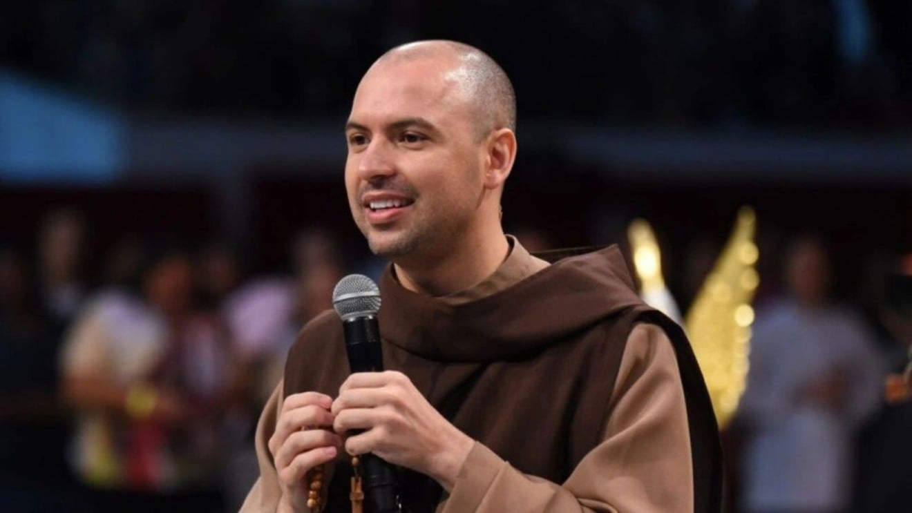 Cantor e pregador, Frei Gilson é um dos líderes religiosos com maior influência nas redes sociais: tem 7 milhões de seguidores no Instagram e 6,33 milhões no Youtube. (Divulgação)