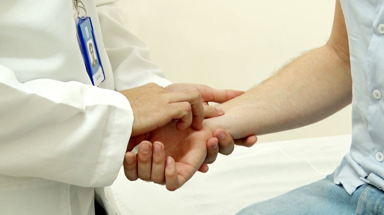 Atendimento cerca de cem pacicentes já foram examinados Atendimento cerca de cem pacicentes já foram examinados