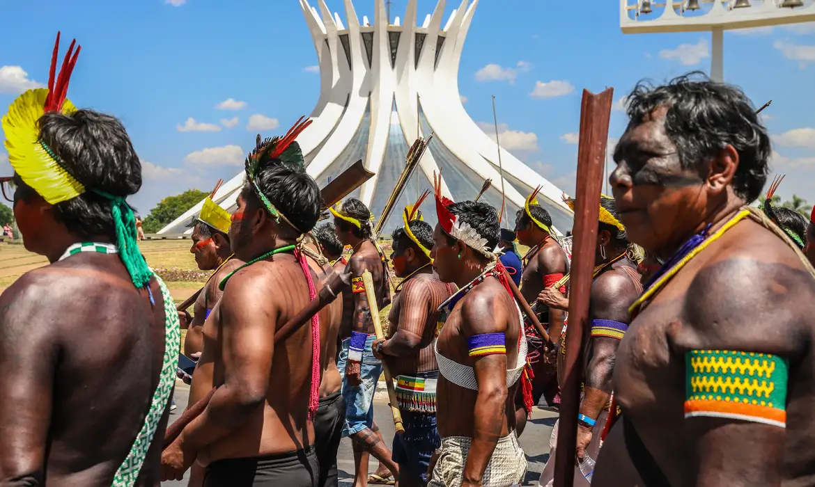 Marco temporal estabelece que os povos indígenas só teriam direito à demarcação das terras que estivessem sob sua posse em 5 de outubro de 1988 - Foto: Antônio Cruz/Agência Brasil Marco temporal estabelece que os povos indígenas só teriam direito à demarcação das terras que estivessem sob sua posse em 5 de outubro de 1988 - Foto: Antônio Cruz/Agência Brasil