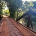 Pontes de madeira serão substituídas. As novas pontes de concreto devem melhorar o acesso, a segurança no tráfego e o escoamento da produção rural no município.