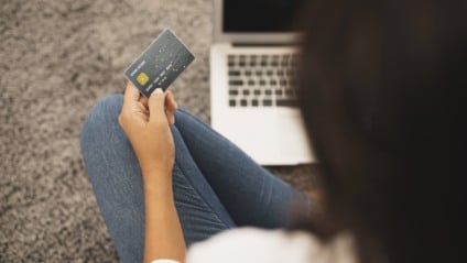 Levantamento indica crescimento da fatia de consumidores sem condições de quitar dívidas (Foto: Reprodução/ Freepik)