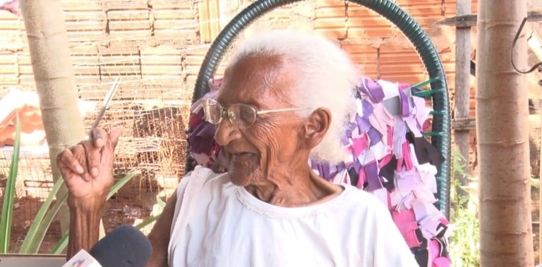 Aos 105 anos, moradora de Três Lagoas celebra a vida com fé e histórias