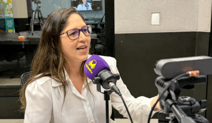 Aline Braga, no estúdio da Rádio Massa Campo Grande Foto: Adriano Hany/ Massa CG