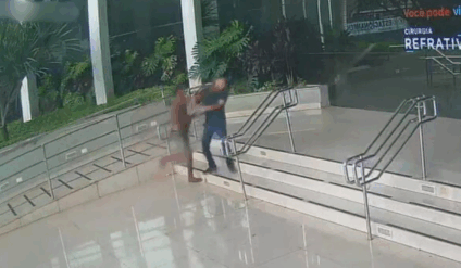 Agressor foi preso horas depois ao agredir outra pessoa Foto: Câmera de Segurança