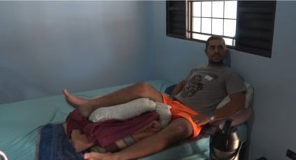 Após acidente, motoboy vende trufas para seguir lutando para pagar despesas