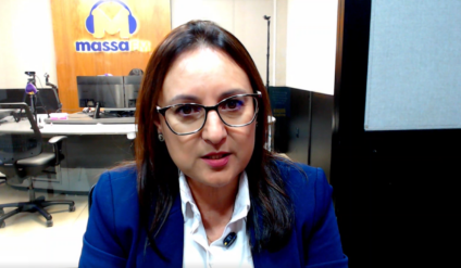 Daniely Proença no estúdio durante a conversa em Campo Grande Foto: Portal RCN