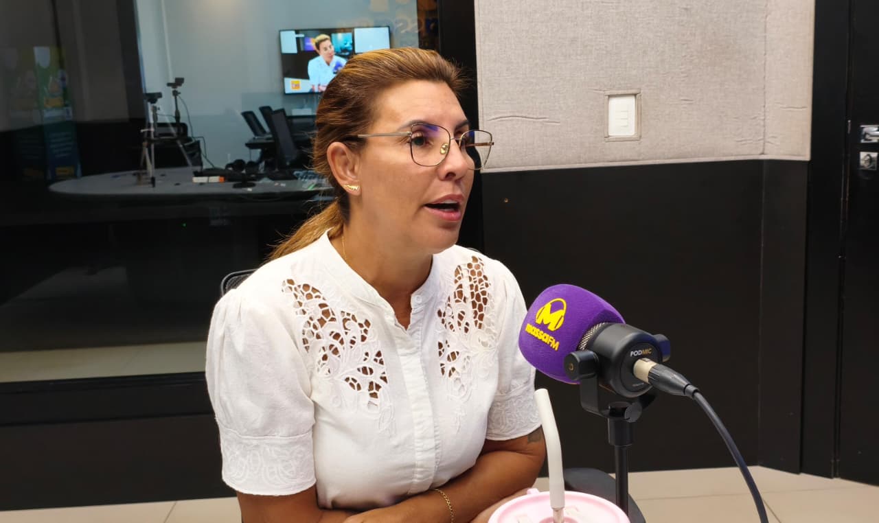 Gizelly Bandeira Gizelly Bandeira