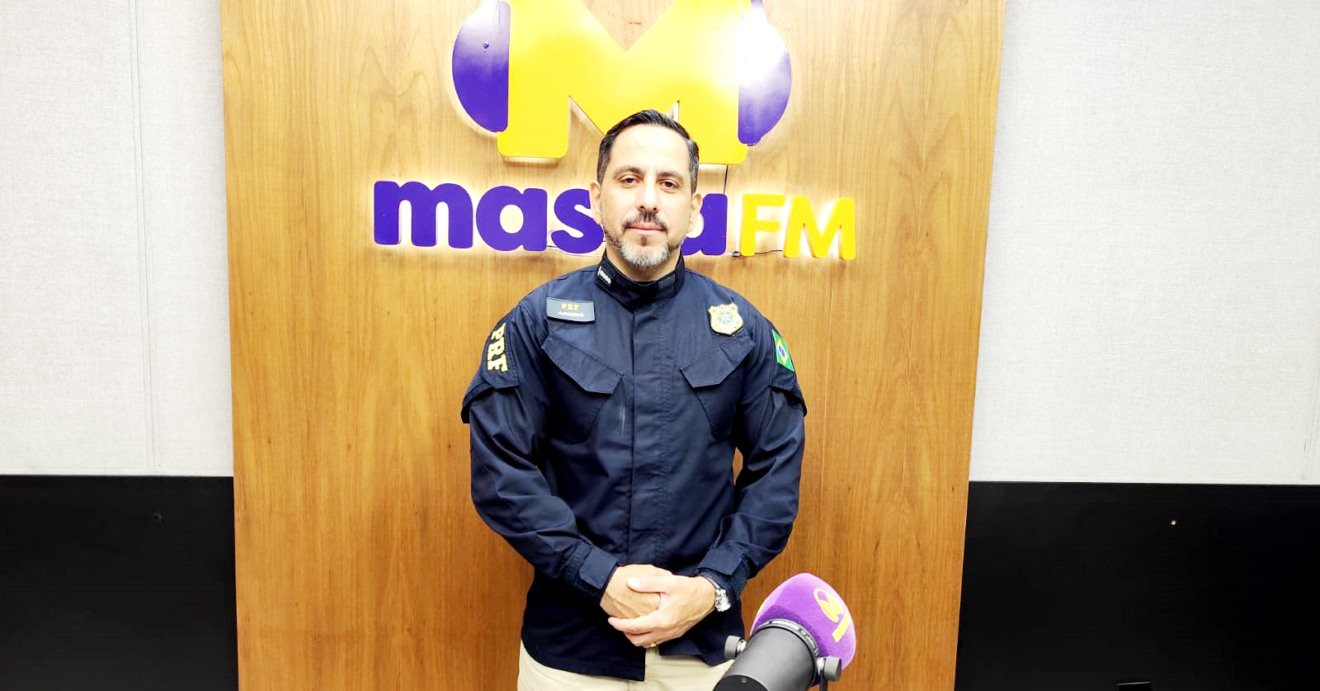 Superintendente da PRF em MS, João Bueno, nos estúdios da Massa FM CG Superintendente da PRF em MS, João Bueno, nos estúdios da Massa FM CG