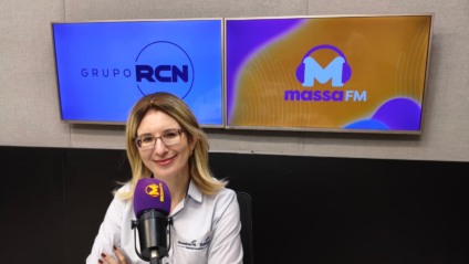 Diretora regional do Senac, Jordana Duenha, durante entrevista na Massa FM Campo Grande - Foto: Arthur Ayres/Portal RCN67