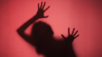 Estado contabiliza um caso de violência doméstica a cada 25 minutos, em média (Foto: Reprodução/ Freepik)