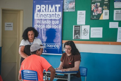 Moradores de diferentes regiões de Campo Grande buscam atendimento no Primt Itinerante durante ação da Funsat nos bairros. - Foto: Reprodução PREFCG 