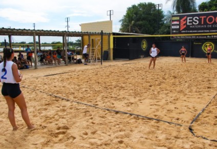 Escolinha de vôlei de praia abre vagas para 2026