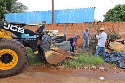 Moradores devem retirar os entulhos durante o final de semana (Foto: Arquivo/DICOM)
