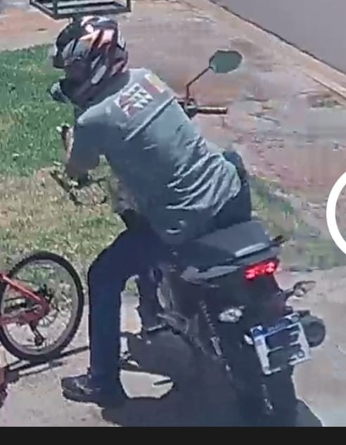 Suspeito foi localizado no local de trabalho e encaminhado à CEPOL - Foto: Divulgação/ Batalhão de Choque Suspeito foi localizado no local de trabalho e encaminhado à CEPOL - Foto: Divulgação/ Batalhão de Choque