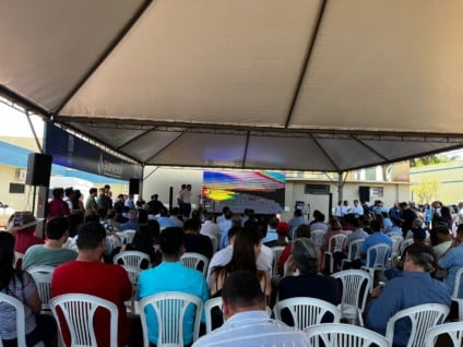 Pacote de entregas mobilizou populares em Dourados - Foto: Kátia Kuratone/Portal RCN67