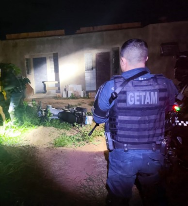 Getam flagra 'motoqueiro' fazendo manobras perigosas e prende suspeito após perseguição