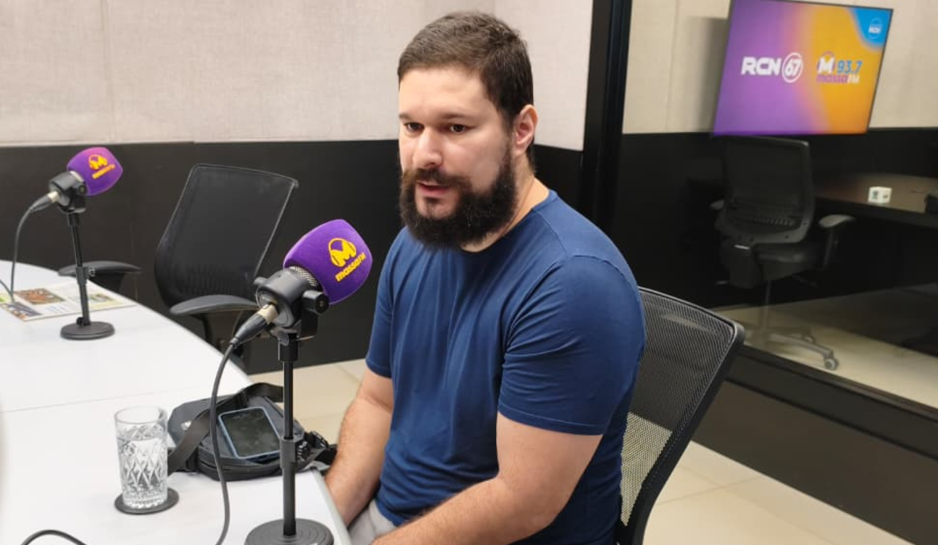 Davi Teixeira, no estúdio da Rádio Massa Campo Grande Foto: Fernando de Carvalho/ Massa CG Davi Teixeira, no estúdio da Rádio Massa Campo Grande Foto: Fernando de Carvalho/ Massa CG