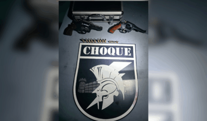 Homem afirmou que adquiriu as armas por cerca de R$ 5mil (Foto: Reprodução/ Choque)