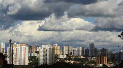 Chuva e calor devem predominar na quarta-feira. - Foto: Divulgação.