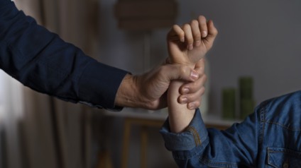 Prisão preventiva foi cumprida pela 1ª DEAM (Foto: Reprodução/ Freepik)