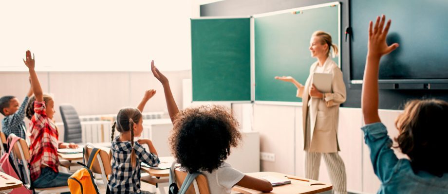 O Procon-TL orienta que os consumidores analisem atentamente os contratos escolares, verificando reajustes, taxas adicionais e demais condições. Foto: Divulgação/Assessoria. O Procon-TL orienta que os consumidores analisem atentamente os contratos escolares, verificando reajustes, taxas adicionais e demais condições. Foto: Divulgação/Assessoria.