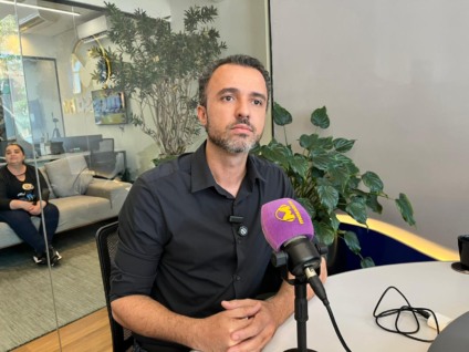 O contador e especialista em reforma e planejamento tributário e lucro real, focado em reduzir a carga de impostos para clientes, Luís Poleis, foi o entrevistado do quadro Vitrine de Negócios. (Foto: Raíssa Vitória)