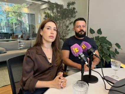 Os sócios da agência Simplifica Marketing e Comunicação, Robson Macedo e Mayara Freire, jornalista e especialista em comunicação digital, na Massa FM Dourados (Foto: Raíssa Vitória)