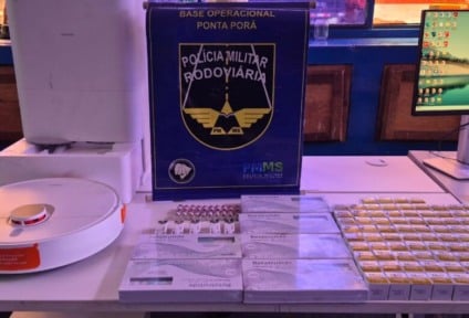 A mercadoria foi avaliada em mais de R$ 88 mil, enquanto o veículo foi estimado em R$ 40 mil, somando um prejuízo superior a R$ 128 mil. (Divulgação PMMS)