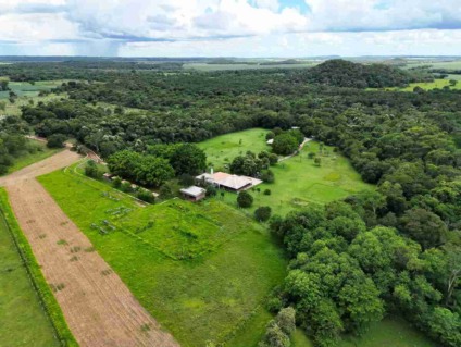 Balneário localizado em Bonito, com mais de 35 hectares e estrutura turística completa. - Foto: Divulgação