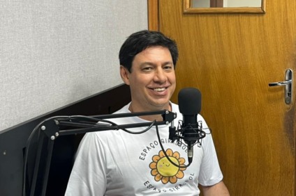 Advogado Ricardo Garcia detalha muitos direitos que familiares de pessoas com autismo desconhecem (Foto: Rani Mistieri/Cultura FM)
