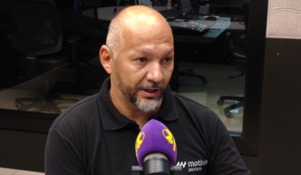 Sírio Rodrigues, no estúdio da Rádio Massa Campo Grande Foto: Ana Lorena Franco/ Massa CG