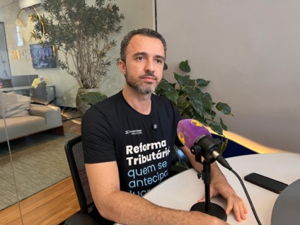  Luís Poleis, que é diretor da 3C Contabilidade, falou sobre  "Big Brother Financeiro" e o Cruzamento de Dados, o termo refere-se ao programa de auto regularização da Receita Estadual e Secretaria da Fazenda.  (Foto: Raíssa Vitória)