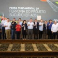 Autoridades durante o lan&ccedil;amento da pedra fundamental da ferrovia do Projeto Sucuri&uacute;, em Inoc&ecirc;ncia - Foto: Divulga&ccedil;&atilde;o/Governo de MS