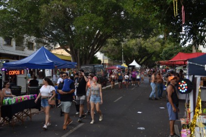 Aglomeração, pressa e uso constante do celular aumentam a exposição a fraudes - Foto: Reprodução/Prefeitura de CG