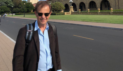 Celebremos! Um ano de restrição aos celulares nas escolas. Mas é preciso avançar!