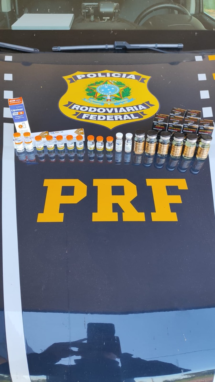PRF prende dupla transportando mais de 20 ampolas de remédios emagrecedores