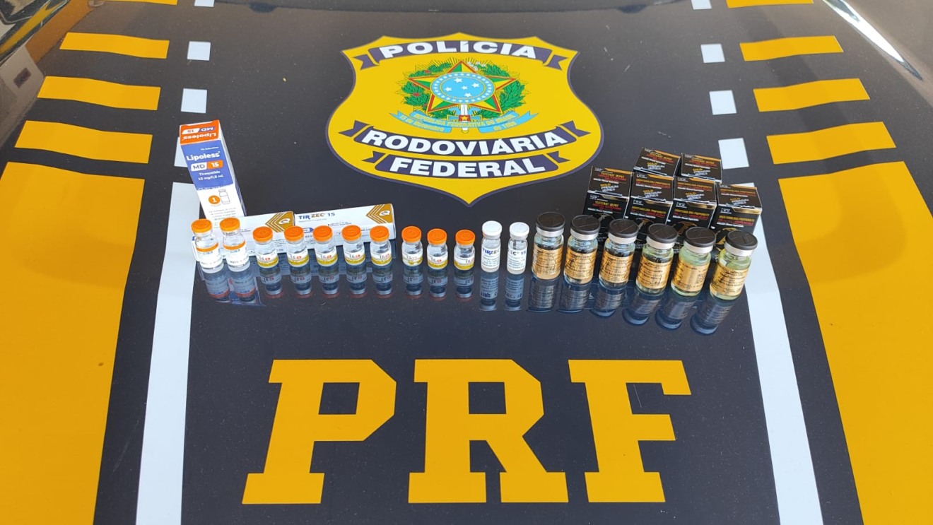 PRF prende dupla transportando mais de 20 ampolas de remédios emagrecedores