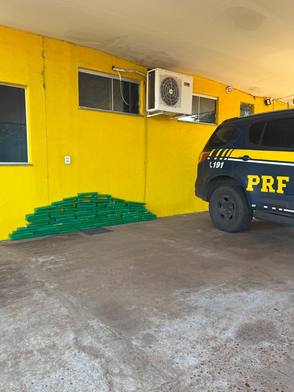 Fiscalizações da PRF resultam em apreensão de drogas e prisões na região leste de MS